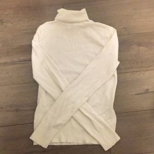 White xs turtle neck